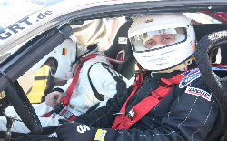 Im Cockpit eines Rennwagens